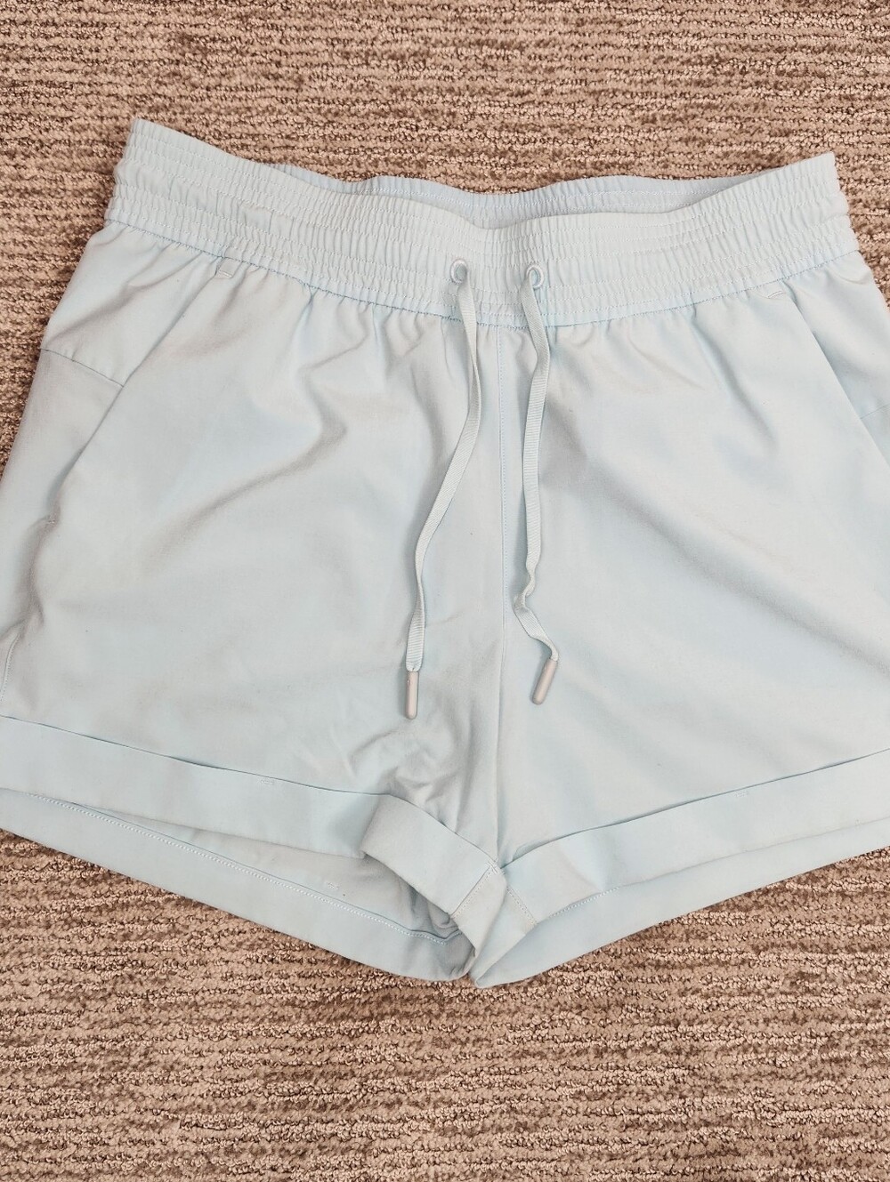 Lululemon Athletic Shorts Women 6 Light Blue Pockets Running Lightweight Dri-Fit